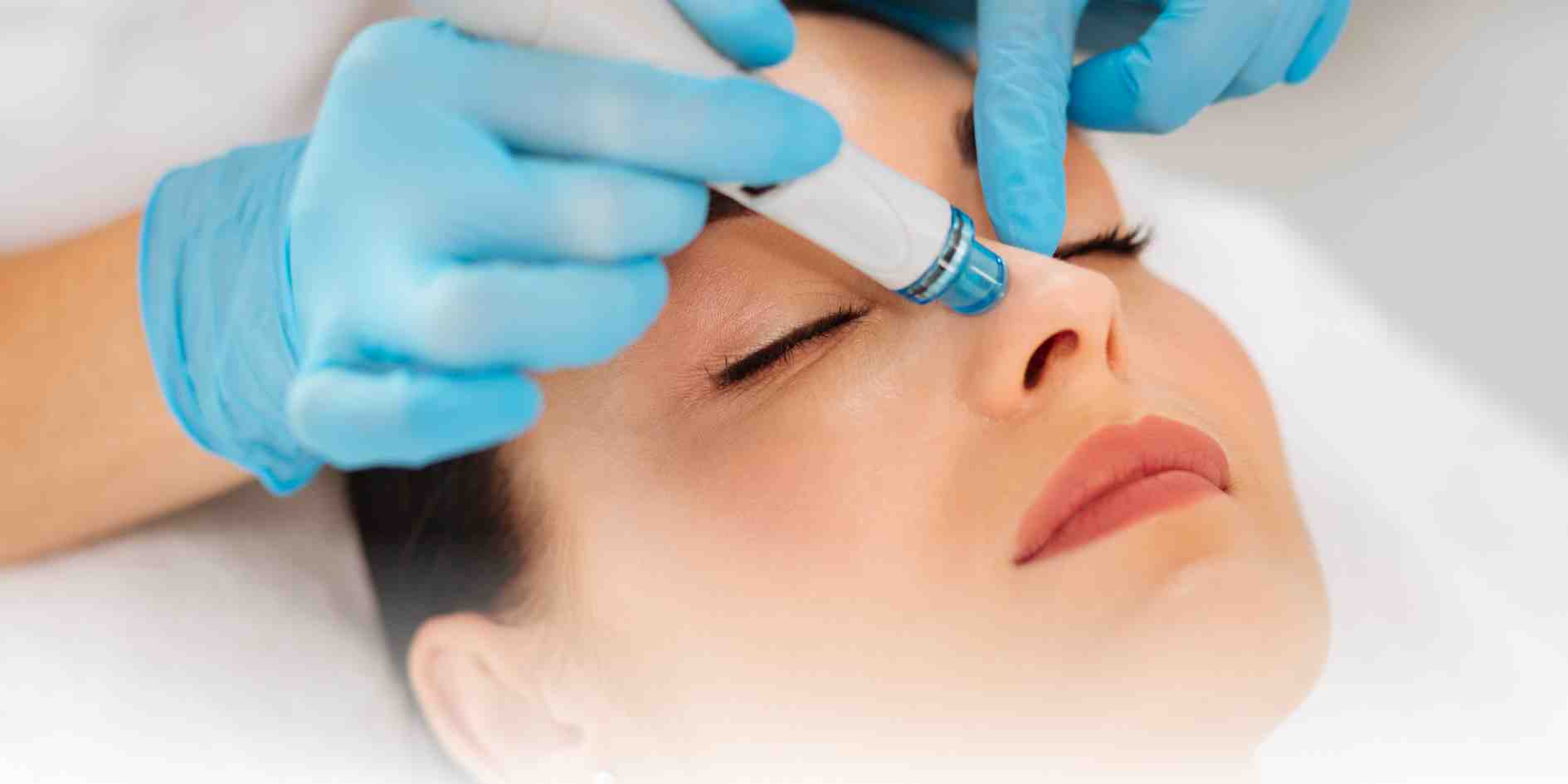 Kadıköy Bostancı Hydrafacial cilt bakımı uygulaması