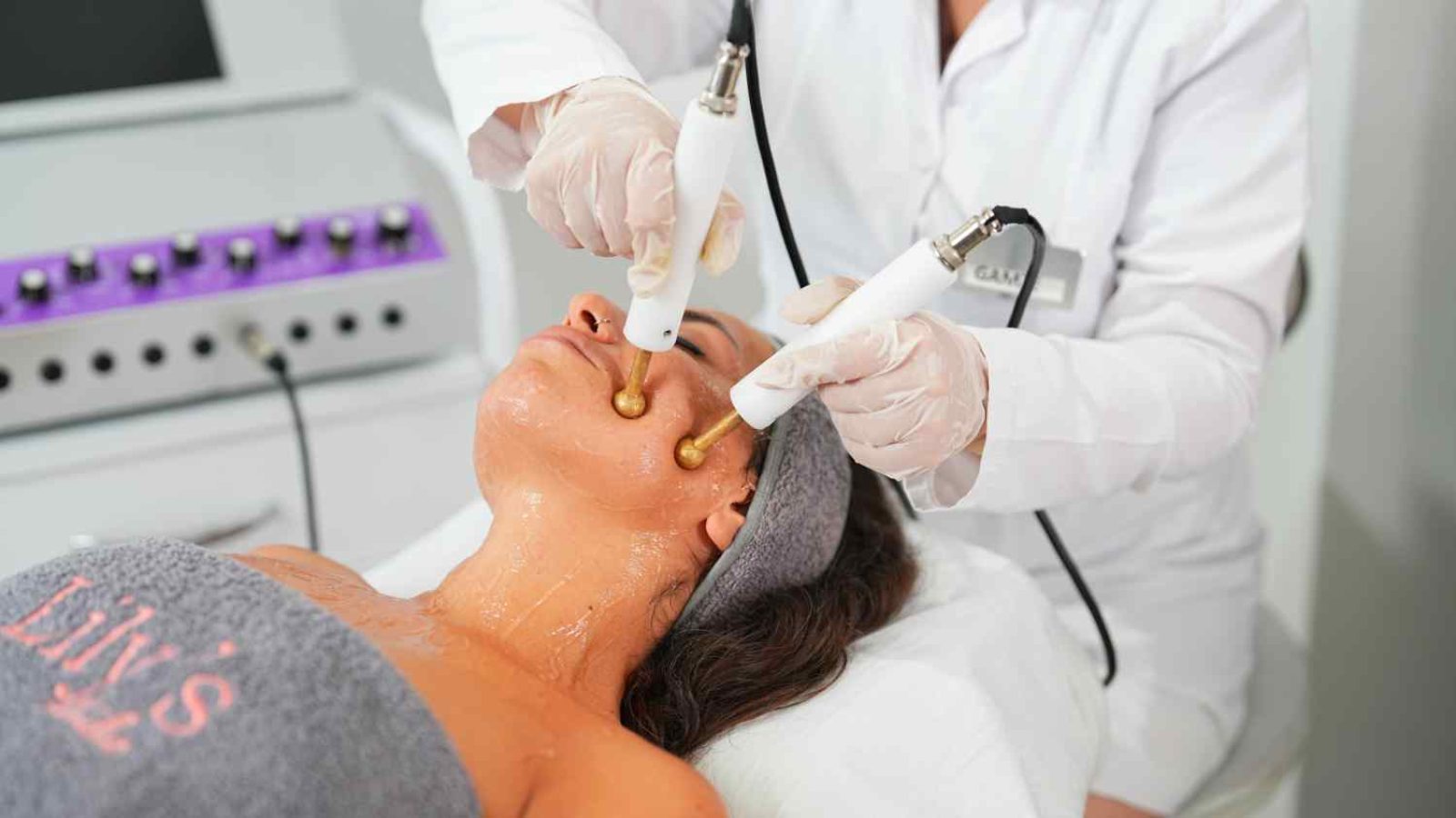 Kadıköy Bostancı ameliyatsız yüz germe uygulaması Lily's Beauty Studio